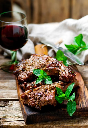 Grilled Lamb Chops with Pistachio Sauce